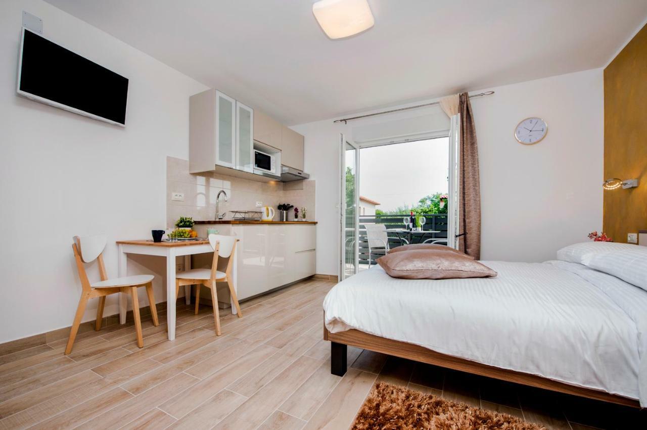Apartment And Studio Tereza Rovinj Exterior photo