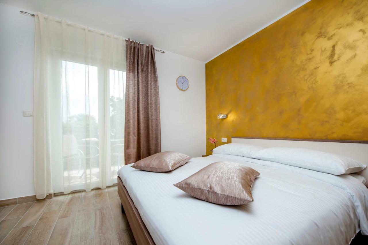 Apartment And Studio Tereza Rovinj Exterior photo